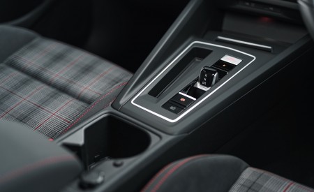 2021 Volkswagen Golf GTI (UK-Spec) Central Console Wallpapers 450x275 (86)