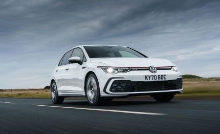 2021 Volkswagen Golf GTI (UK-Spec) Front Three-Quarter Wallpapers 450x275 (26)