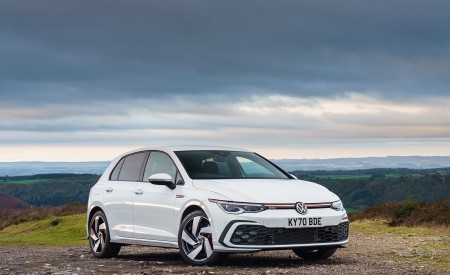 2021 Volkswagen Golf GTI (UK-Spec) Front Three-Quarter Wallpapers 450x275 (34)