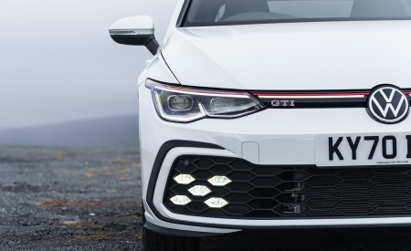 2021 Volkswagen Golf GTI (UK-Spec) Front Wallpapers 450x275 (45)