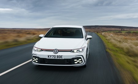 2021 Volkswagen Golf GTI (UK-Spec) Front Wallpapers  450x275 (29)