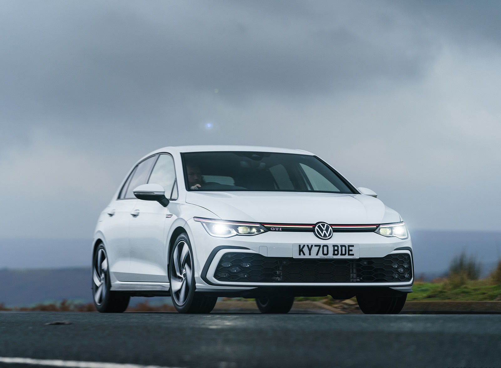 2021 Volkswagen Golf GTI (UK-Spec) Front Wallpapers (15)