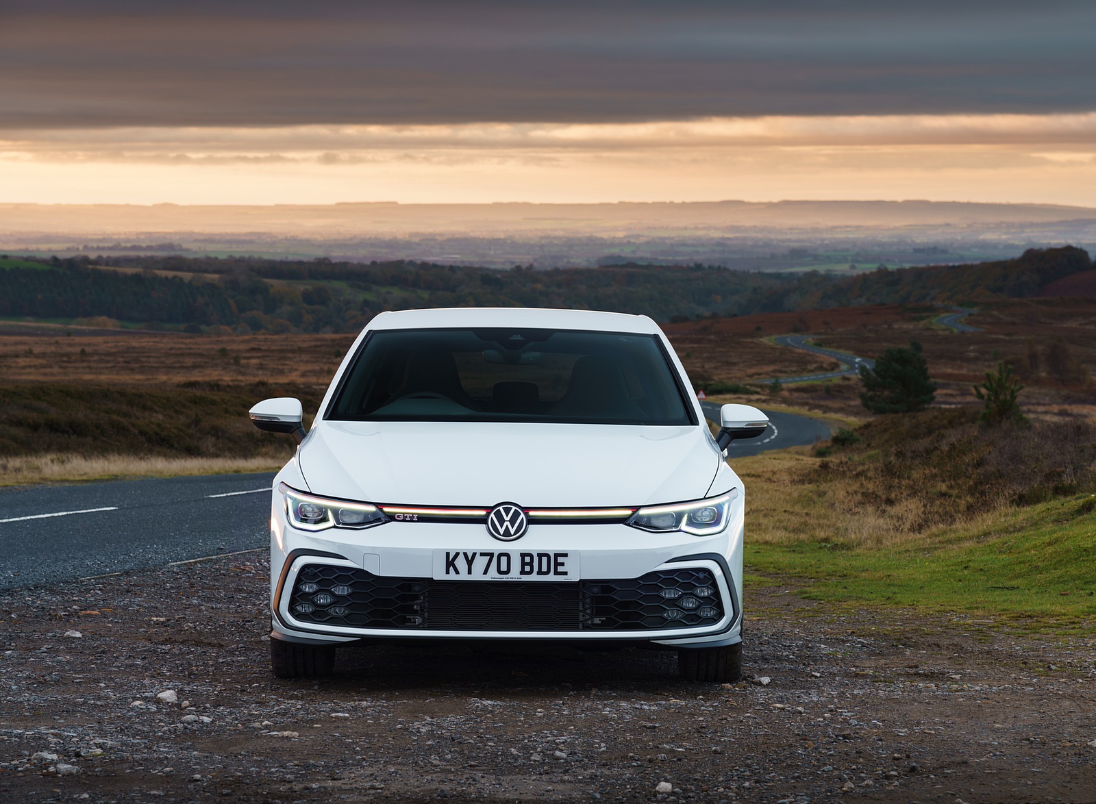2021 Volkswagen Golf GTI (UK-Spec) Front Wallpapers #35 of 95