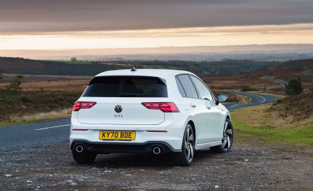 2021 Volkswagen Golf GTI (UK-Spec) Rear Wallpapers 450x275 (37)