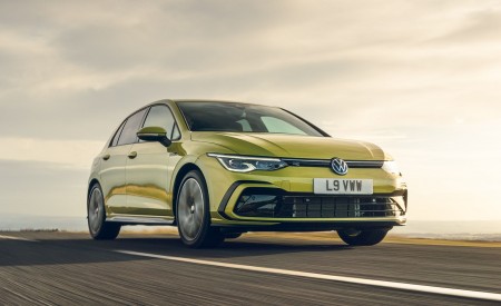 2021 Volkswagen Golf R-Line (UK-Spec) Front Three-Quarter Wallpapers 450x275 (4)