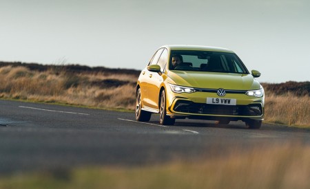 2021 Volkswagen Golf R-Line (UK-Spec) Front Wallpapers 450x275 (17)