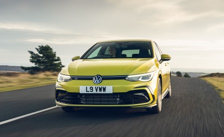 2021 Volkswagen Golf R-Line (UK-Spec) Front Wallpapers 450x275 (19)