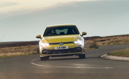 2021 Volkswagen Golf R-Line (UK-Spec) Front Wallpapers  450x275 (20)