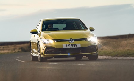 2021 Volkswagen Golf R-Line (UK-Spec) Front Wallpapers  450x275 (21)