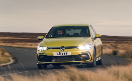 2021 Volkswagen Golf R-Line (UK-Spec) Front Wallpapers 450x275 (23)