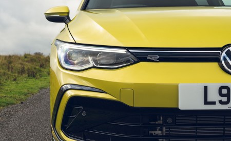 2021 Volkswagen Golf R-Line (UK-Spec) Grill Wallpapers 450x275 (45)