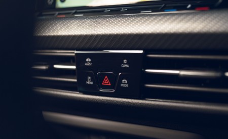 2021 Volkswagen Golf R-Line (UK-Spec) Interior Detail Wallpapers 450x275 (64)