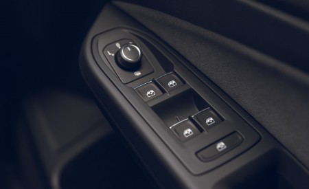 2021 Volkswagen Golf R-Line (UK-Spec) Interior Detail Wallpapers 450x275 (74)