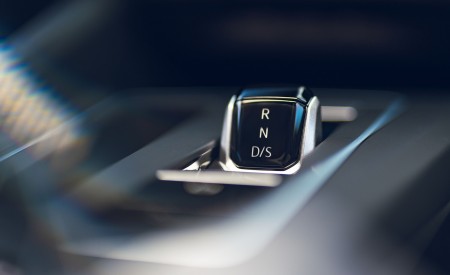 2021 Volkswagen Golf R-Line (UK-Spec) Interior Detail Wallpapers 450x275 (67)