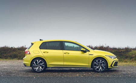 2021 Volkswagen Golf R-Line (UK-Spec) Side Wallpapers 450x275 (40)