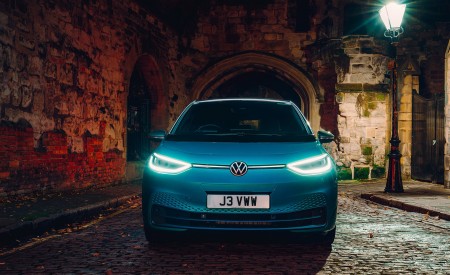 2021 Volkswagen ID.3 1st Edition (UK-Spec) Front Wallpapers 450x275 (14)