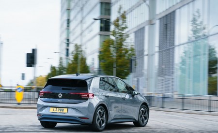 2021 Volkswagen ID.3 1st Edition (UK-Spec) Rear Three-Quarter Wallpapers 450x275 (13)