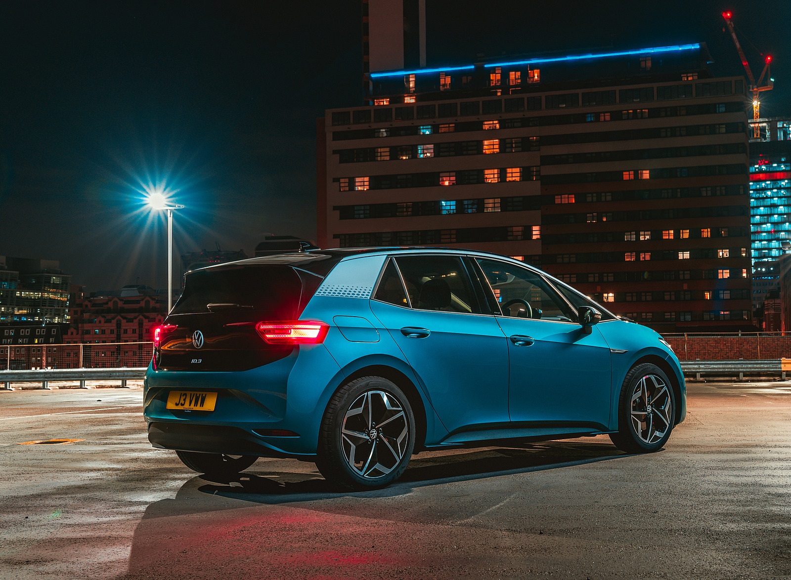 2021 Volkswagen ID.3 1st Edition (UK-Spec) Rear Three-Quarter Wallpapers (10)