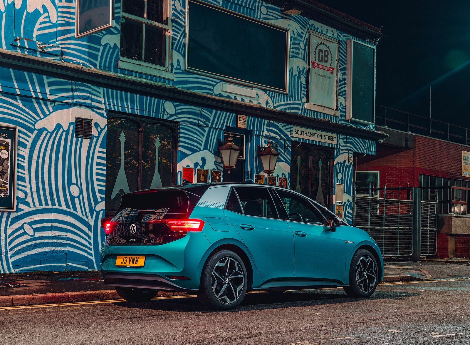 2021 Volkswagen ID.3 1st Edition (UK-Spec) Rear Three-Quarter Wallpapers (4)