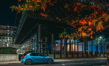 2021 Volkswagen ID.3 1st Edition (UK-Spec) Side Wallpapers 450x275 (17)