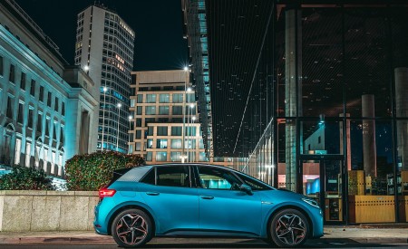 2021 Volkswagen ID.3 1st Edition (UK-Spec) Side Wallpapers 450x275 (2)