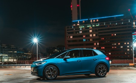 2021 Volkswagen ID.3 1st Edition (UK-Spec) Side Wallpapers 450x275 (12)