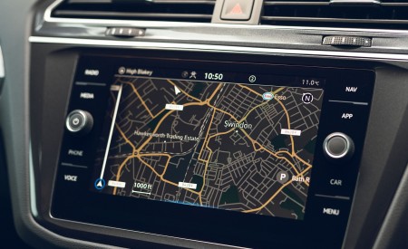 2021 Volkswagen Tiguan Life (UK-Spec) Central Console Wallpapers 450x275 (67)