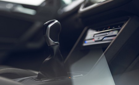 2021 Volkswagen Tiguan Life (UK-Spec) Central Console Wallpapers 450x275 (77)