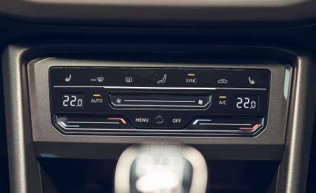 2021 Volkswagen Tiguan Life (UK-Spec) Central Console Wallpapers 450x275 (76)