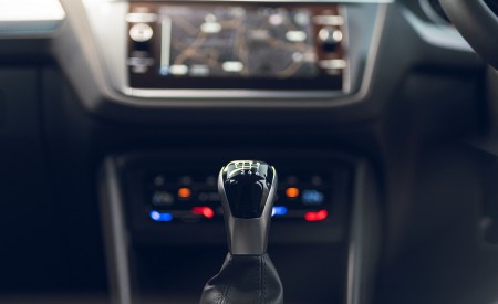 2021 Volkswagen Tiguan Life (UK-Spec) Central Console Wallpapers 450x275 (75)