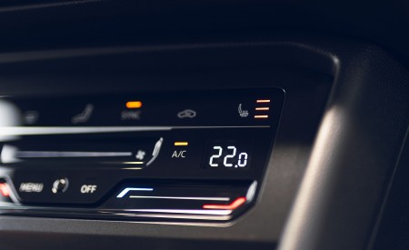 2021 Volkswagen Tiguan Life (UK-Spec) Central Console Wallpapers 450x275 (74)