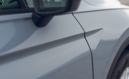 2021 Volkswagen Tiguan Life (UK-Spec) Detail Wallpapers 450x275 (40)
