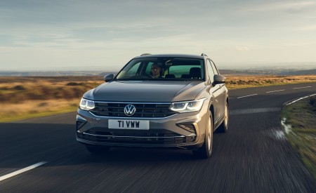 2021 Volkswagen Tiguan Life (UK-Spec) Front Wallpapers  450x275 (8)