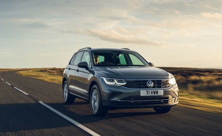 2021 Volkswagen Tiguan Life (UK-Spec) Front Wallpapers  450x275 (2)