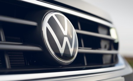 2021 Volkswagen Tiguan Life (UK-Spec) Grill Wallpapers 450x275 (37)