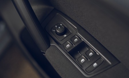 2021 Volkswagen Tiguan Life (UK-Spec) Interior Detail Wallpapers  450x275 (72)