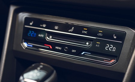 2021 Volkswagen Tiguan R-Line (UK-Spec) Central Console Wallpapers 450x275 (92)