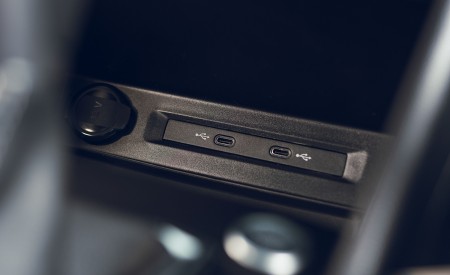 2021 Volkswagen Tiguan R-Line (UK-Spec) Central Console Wallpapers 450x275 (101)
