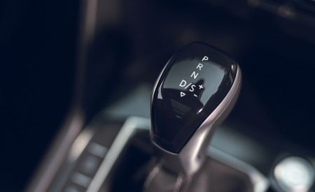 2021 Volkswagen Tiguan R-Line (UK-Spec) Central Console Wallpapers 450x275 (100)