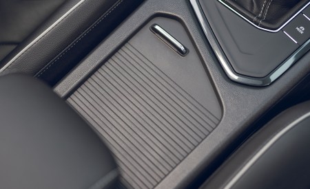 2021 Volkswagen Tiguan R-Line (UK-Spec) Central Console Wallpapers 450x275 (96)