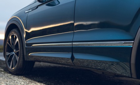 2021 Volkswagen Tiguan R-Line (UK-Spec) Detail Wallpapers  450x275 (64)