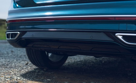 2021 Volkswagen Tiguan R-Line (UK-Spec) Exhaust Wallpapers 450x275 (71)