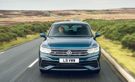 2021 Volkswagen Tiguan R-Line (UK-Spec) Front Wallpapers  450x275 (17)