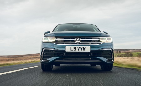 2021 Volkswagen Tiguan R-Line (UK-Spec) Front Wallpapers  450x275 (27)