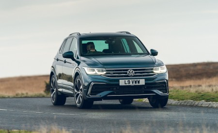 2021 Volkswagen Tiguan R-Line (UK-Spec) Front Wallpapers  450x275 (18)