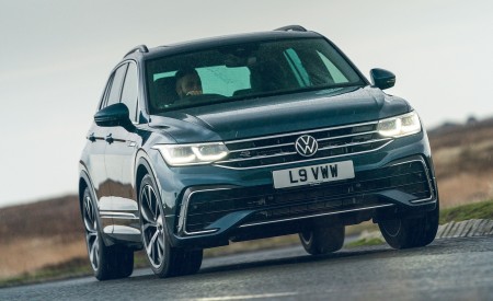 2021 Volkswagen Tiguan R-Line (UK-Spec) Front Wallpapers 450x275 (20)