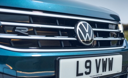2021 Volkswagen Tiguan R-Line (UK-Spec) Grill Wallpapers 450x275 (51)