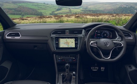 2021 Volkswagen Tiguan R-Line (UK-Spec) Interior Cockpit Wallpapers 450x275 (76)
