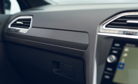 2021 Volkswagen Tiguan R-Line (UK-Spec) Interior Detail Wallpapers 450x275 (93)