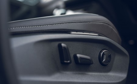 2021 Volkswagen Tiguan R-Line (UK-Spec) Interior Detail Wallpapers 450x275 (108)